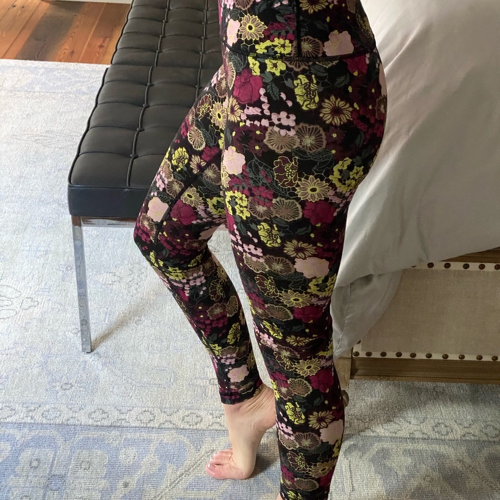 Lululemon Wunder Under Leggings - Floral - Size 2